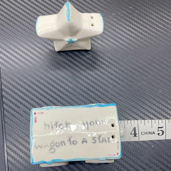 Vintage wagon and star Salt And Pepper Shakers - Picture 8 of 11